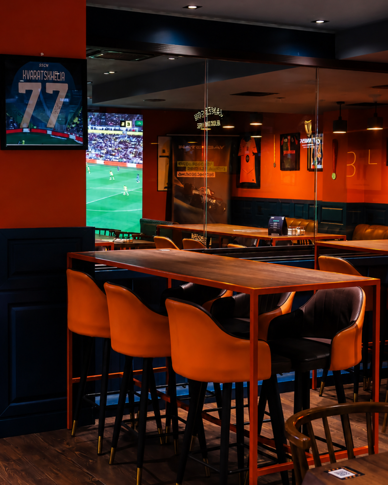 PUB 44 High Tables
